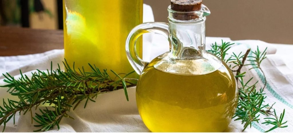 طرز تهیه روغن دم کرده رزماری