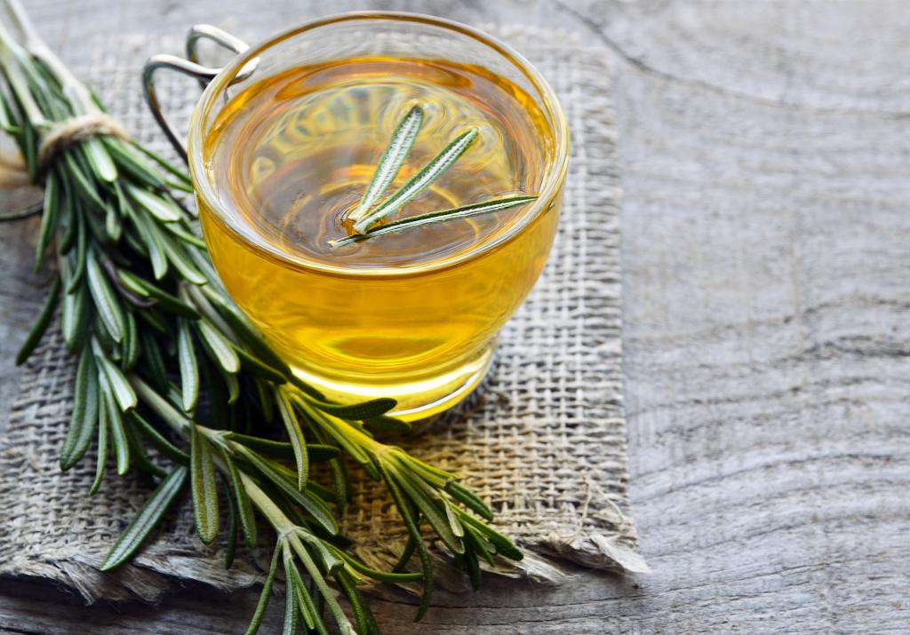 نحوه دم کردن چای رزماری